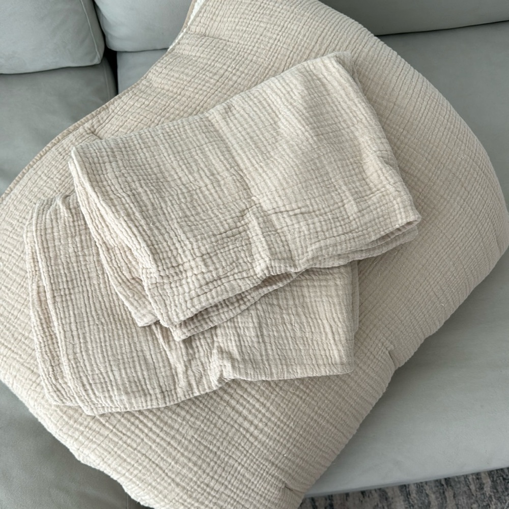 Parachute Cloud Cotton Quilt and Pillow Cases